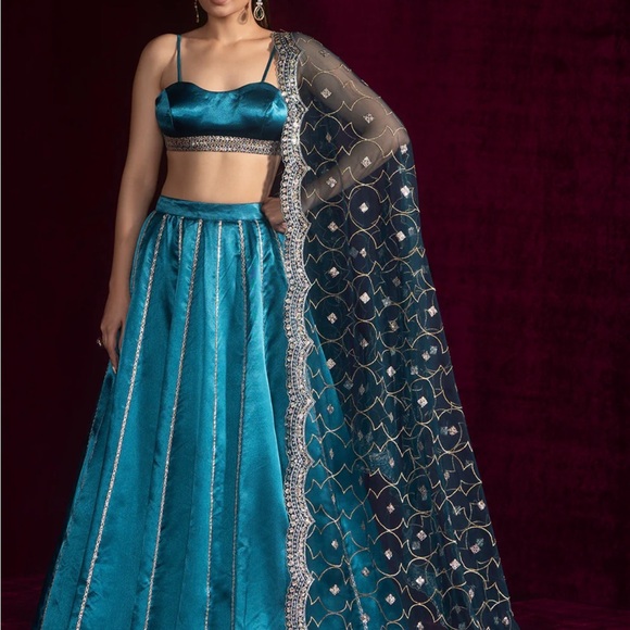 Lashkaraa - Picture 1 of 3